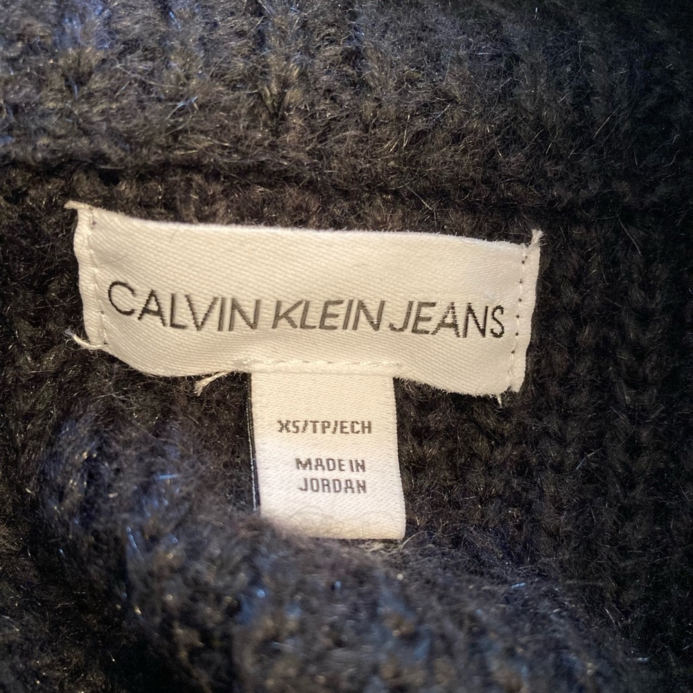 Calvin Klein Sweater - Picture 4 of 6